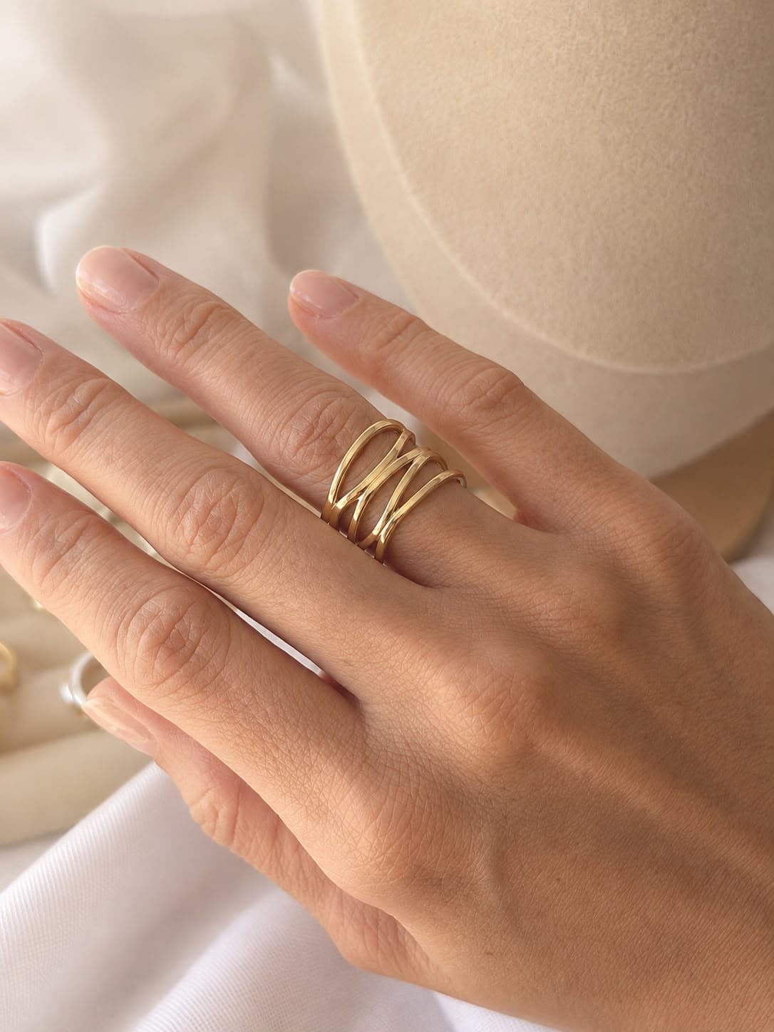 Anillo infinito/acero dorado